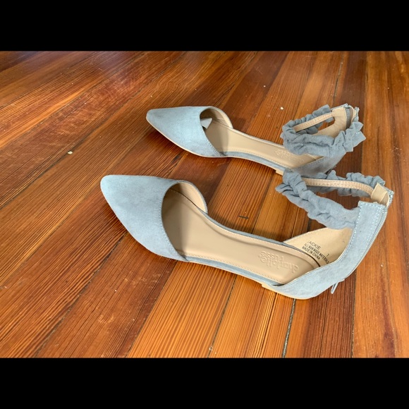 Women’s Charlotte Russe flat shoes - Picture 2 of 5